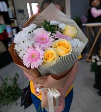 Букет цветов из:  Герберы, Розы и Хризантемы в Русской Буйловке