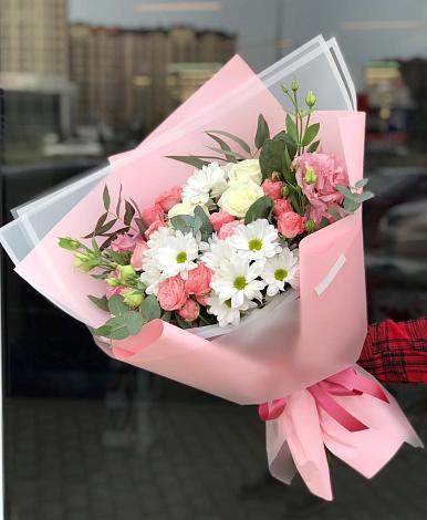 Букет цветов из: Розы, Лизиантусы и Хризантемы в Русской Буйловке
